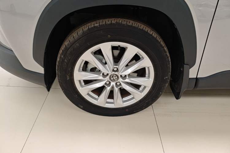 Used Toyota Corolla Cross 2023 2.0L Pioneer Edition Left Front Wheel Hub