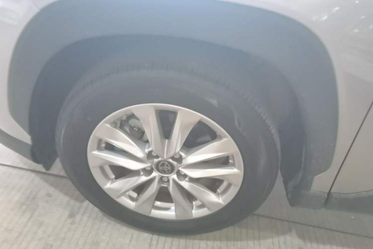 Used Toyota Corolla Cross 2023 2.0L Elite Edition Left Front Wheel Hub