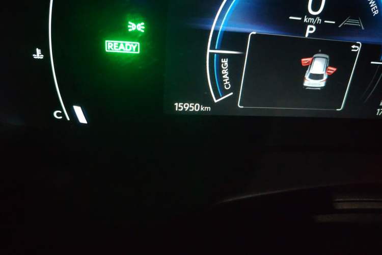 Used Toyota Corolla Cross 2023 Dual-Motor 2.0L Elite Edition Odometer Close Up