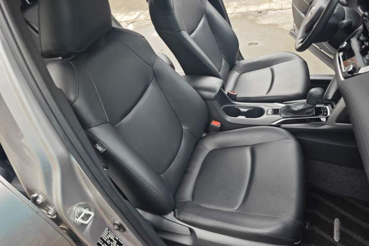 Used Toyota Corolla Cross 2023 Dual-Motor 2.0L Elite Edition Right Front Seat