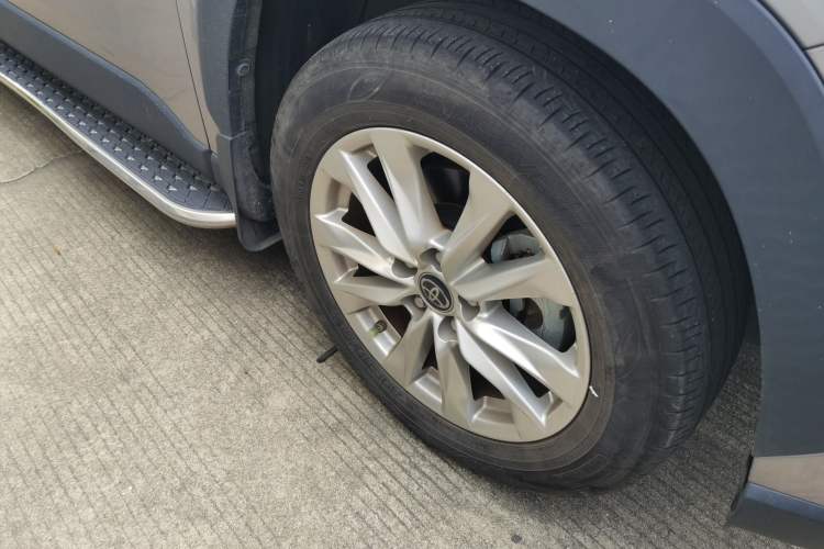 Used Toyota Corolla Cross 2023 2.0L Elite Edition Right Front Wheel Hub