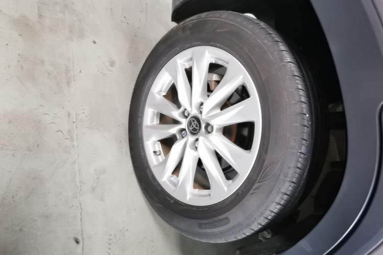 Used Toyota Corolla Cross 2023 Dual-Motor 2.0L Elite Edition Right Rear Wheel Hub