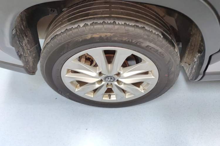 Used Toyota Corolla Cross 2023 2.0L Pioneer Edition Right Rear Wheel Hub