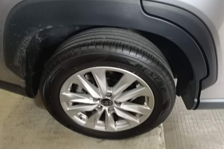 Used Toyota Corolla Cross 2023 2.0L Elite Edition Right Rear Wheel Hub