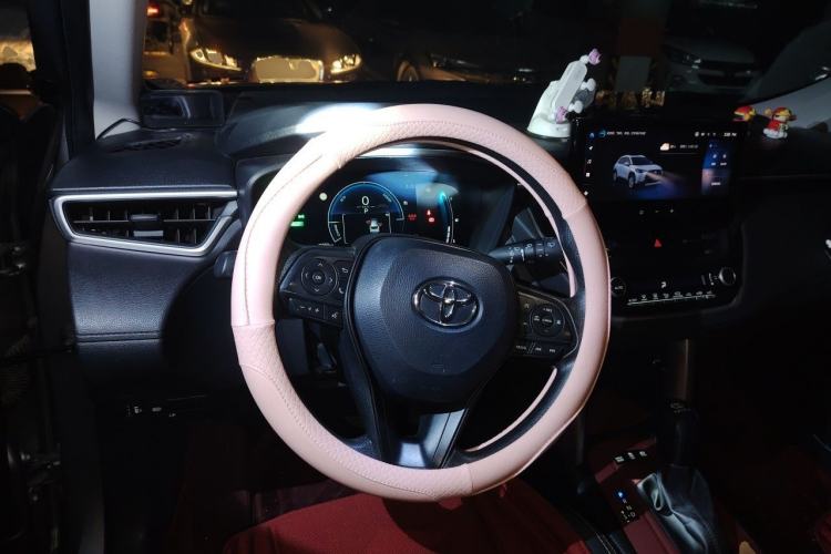Used Toyota Corolla Cross 2023 Dual-Motor 2.0L Elite Edition Steering Wheel