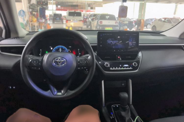 Used Toyota Corolla Cross 2023 2.0L Elite Edition Center Console