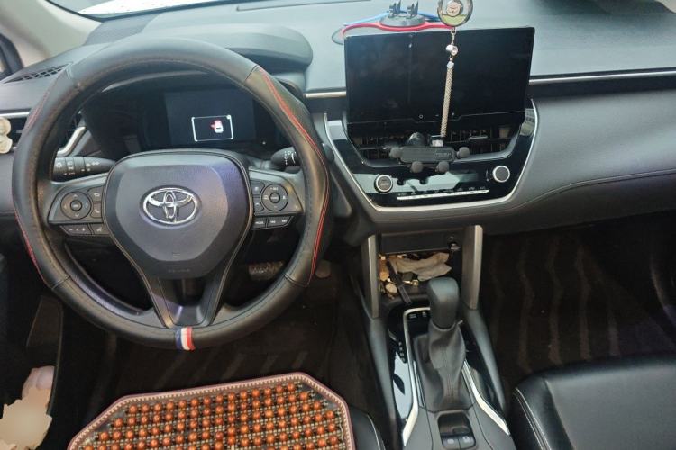 Used Toyota Corolla Cross 2023 Dual-Motor 2.0L Elite Edition Center Console