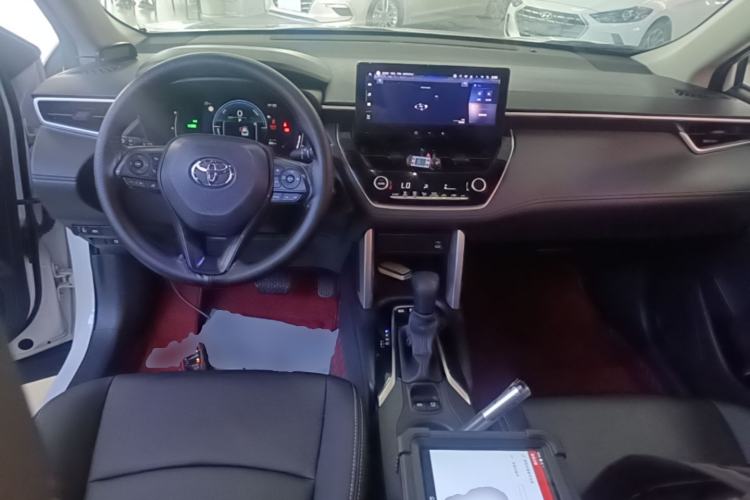 Used Toyota Corolla Cross 2023 Dual-Motor 2.0L Elite Edition Center Console