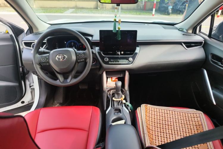 Used Toyota Corolla Cross 2023 2.0L Elite Edition Center Console