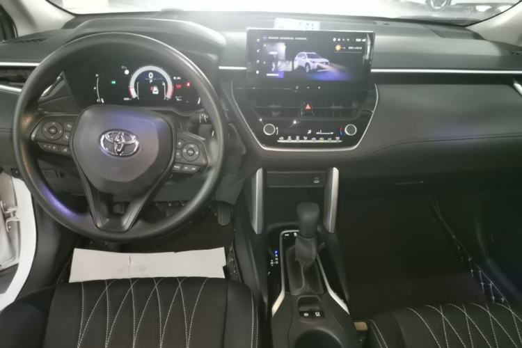Used Toyota Corolla Cross 2023 2.0L Elite Edition Center Console