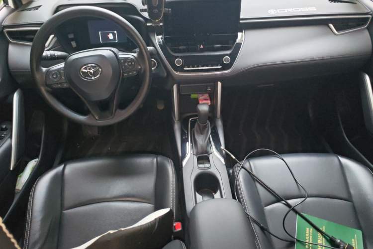 Used Toyota Corolla Cross 2023 2.0L Elite Edition Center Console
