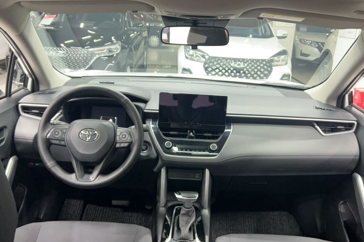 Used Toyota Corolla Cross 2023 2.0L Elite Edition Center Console