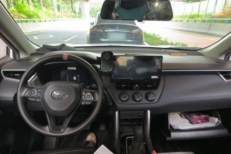 Used Toyota Corolla Cross 2023 2.0L Pioneer Edition Center Console
