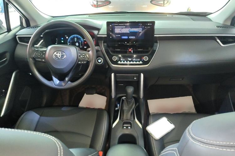 Used Toyota Corolla Cross 2023 2.0L Elite Edition Center Console