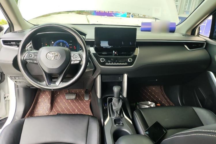 Used Toyota Corolla Cross 2023 2.0L Elite Edition Center Console