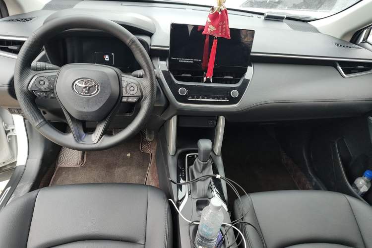 Used Toyota Corolla Cross 2023 2.0L Elite Edition Center Console