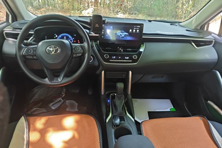Used Toyota Corolla Cross 2023 Dual-Motor 2.0L Pioneer Edition Center Console