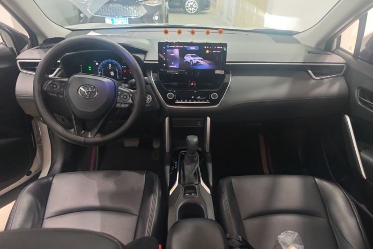 Used Toyota Corolla Cross 2023 2.0L Elite Edition Center Console