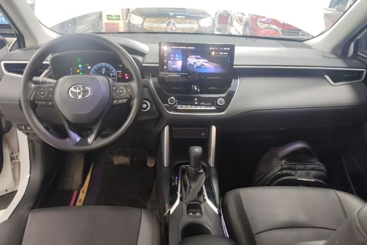 Used Toyota Corolla Cross 2023 2.0L Elite Edition Center Console