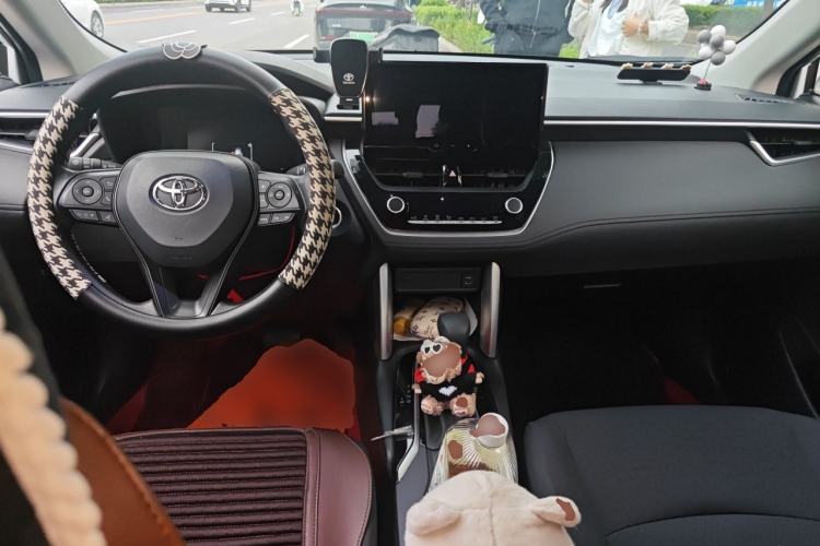 Used Toyota Corolla Cross 2023 2.0L Elite Edition Center Console