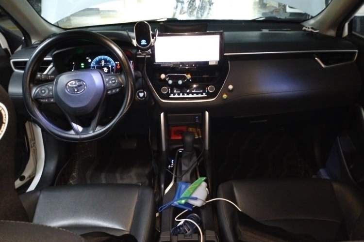Used Toyota Corolla Cross 2023 2.0L Elite Edition Center Console