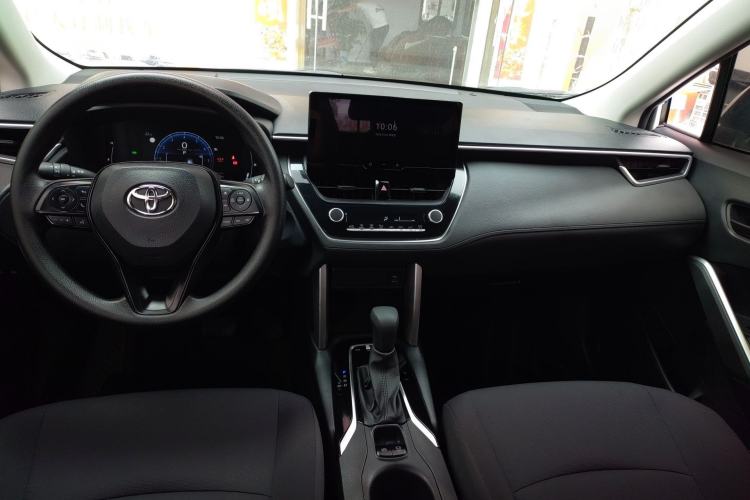 Used Toyota Corolla Cross 2023 2.0L Elite Edition Center Console