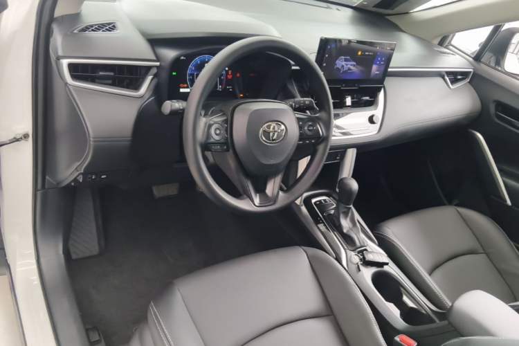Used Toyota Corolla Cross 2023 2.0L Elite Edition Center Console