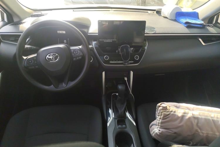 Used Toyota Corolla Cross 2023 2.0L Elite Edition Center Console