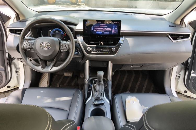 Used Toyota Corolla Cross 2023 2.0L Elite Edition Center Console