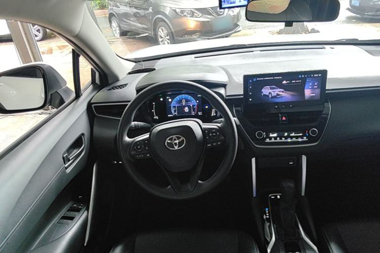 Used Toyota Corolla Cross 2023 2.0L Elite Edition Center Console