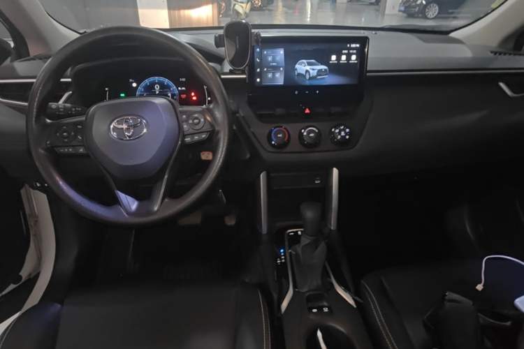 Used Toyota Corolla Cross 2023 2.0L Pioneer Edition Center Console