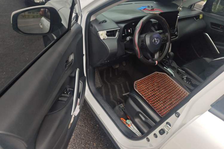Used Toyota Corolla Cross 2023 Dual-Motor 2.0L Elite Edition Driver Seat