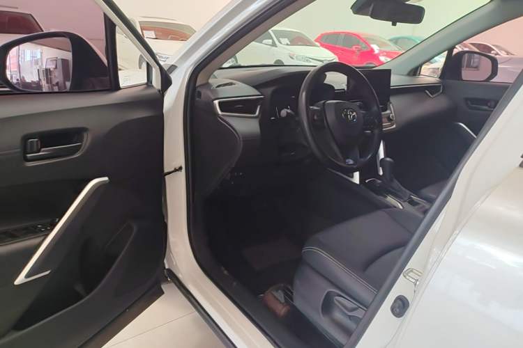 Used Toyota Corolla Cross 2023 Dual-Motor 2.0L Pioneer Edition Driver Seat