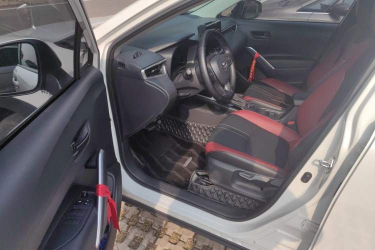 Used Toyota Corolla Cross 2023 Dual-Motor 2.0L Pioneer Edition Driver Seat