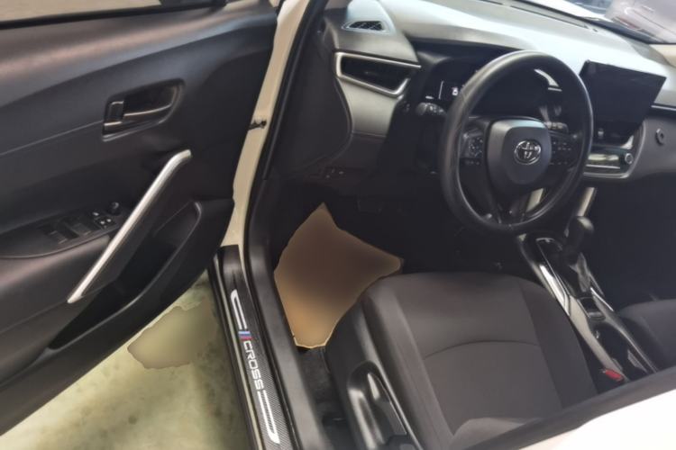 Used Toyota Corolla Cross 2023 Dual-Motor 2.0L Pioneer Edition Driver Seat