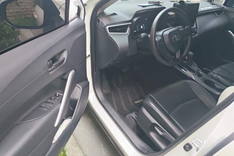 Used Toyota Corolla Cross 2023 2.0L Elite Edition Driver Seat