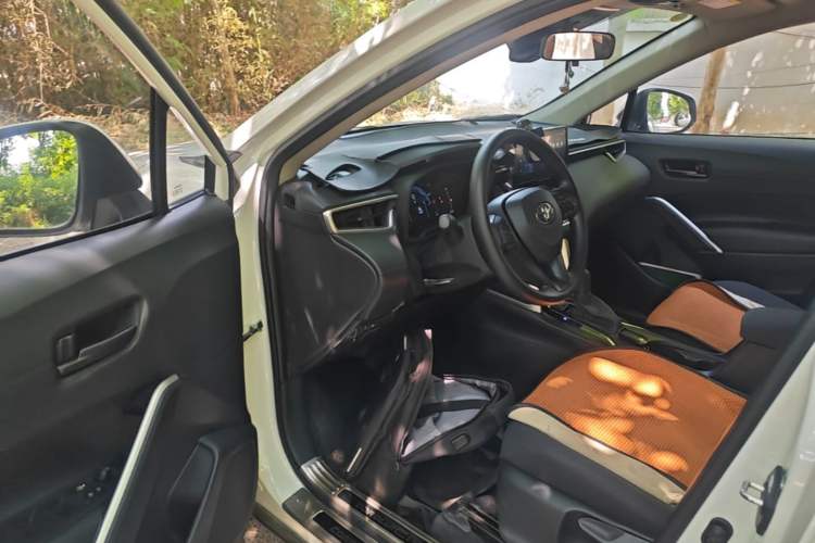 Used Toyota Corolla Cross 2023 Dual-Motor 2.0L Pioneer Edition Driver Seat