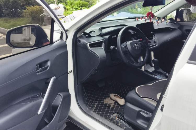 Used Toyota Corolla Cross 2023 2.0L Luxury Edition Driver Seat