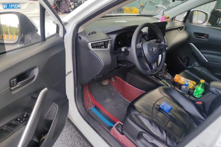 Used Toyota Corolla Cross 2023 Dual-Motor 2.0L Pioneer Edition Driver Seat