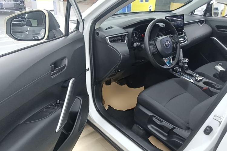 Used Toyota Corolla Cross 2023 2.0L Elite Edition Driver Seat