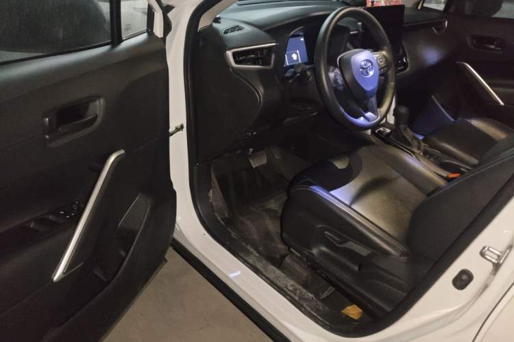 Used Toyota Corolla Cross 2023 2.0L Elite Edition Driver Seat