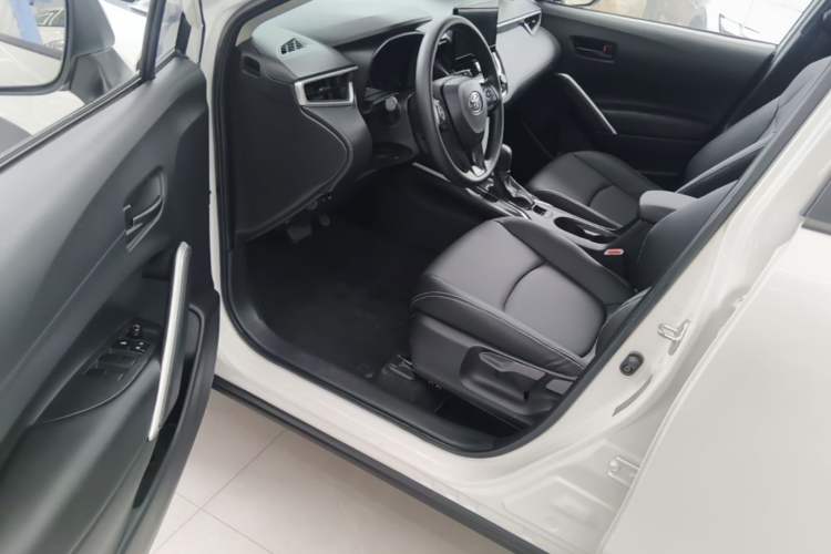 Used Toyota Corolla Cross 2023 2.0L Elite Edition Driver Seat