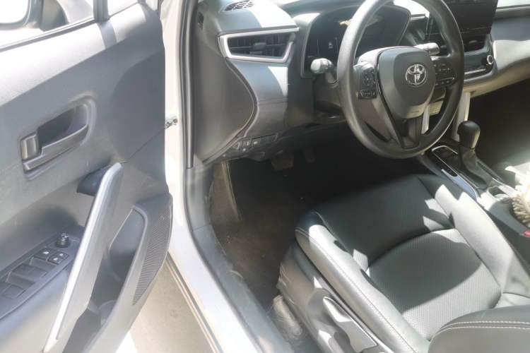 Used Toyota Corolla Cross 2023 Dual-Motor 2.0L Elite Edition Driver Seat