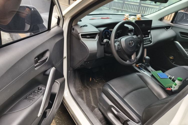 Used Toyota Corolla Cross 2023 Dual-Motor 2.0L Pioneer Edition Driver Seat