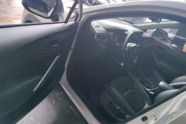 Used Toyota Corolla Cross 2023 2.0L Elite Edition Driver Seat