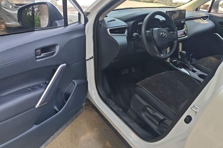 Used Toyota Corolla Cross 2023 2.0L Elite Edition Driver Seat