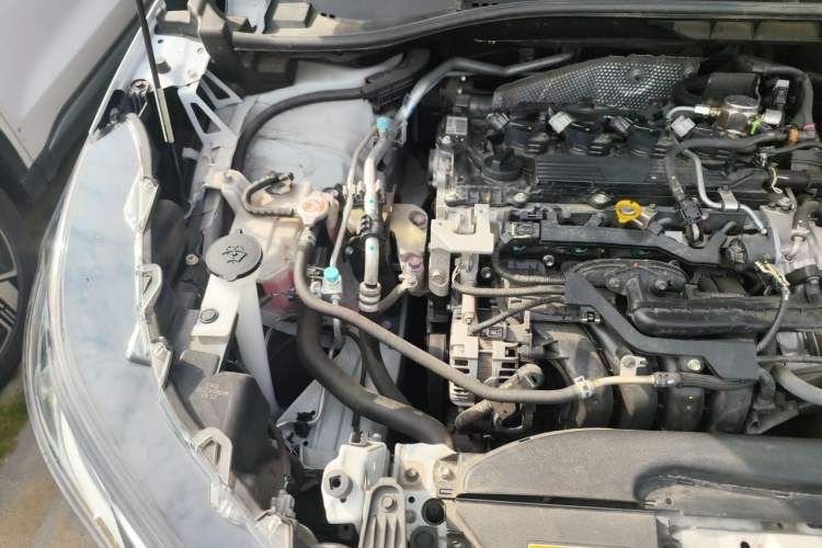 Used Toyota Corolla Cross 2023 2.0L Elite Edition Engine Bay Right