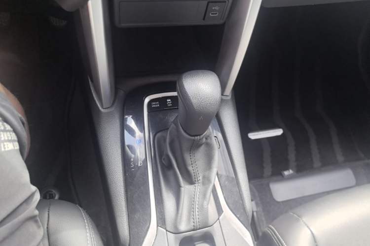 Used Toyota Corolla Cross 2023 Dual-Motor 2.0L Pioneer Edition Gear Lever