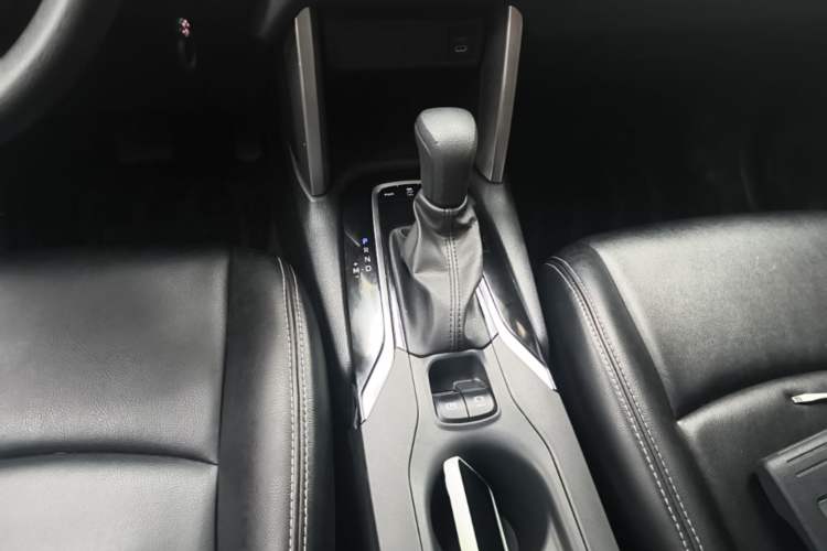 Used Toyota Corolla Cross 2023 2.0L Pioneer Edition Gear Lever