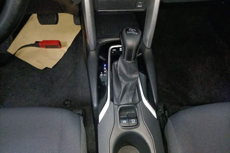 Used Toyota Corolla Cross 2023 2.0L Pioneer Edition Gear Lever